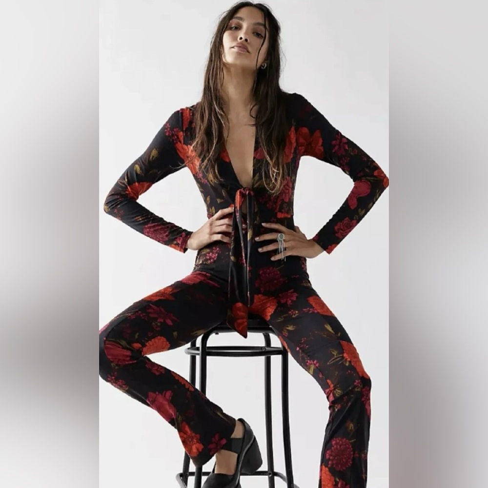 Free People Floral Printed Catsuit Jumpsuit V-neck size XL Boho Chic Romantic